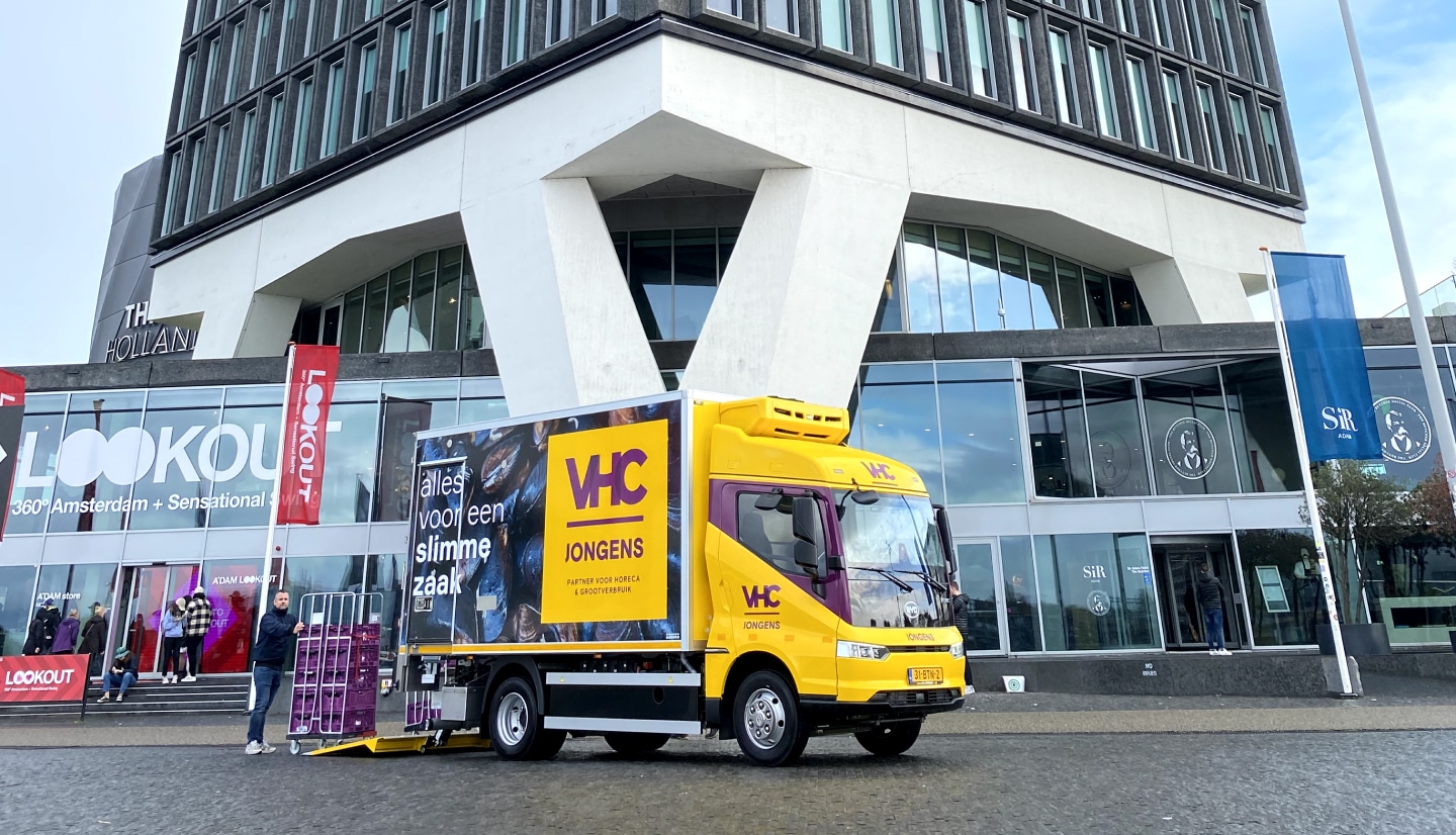 vhc truck levering voor amsterdam lookout
